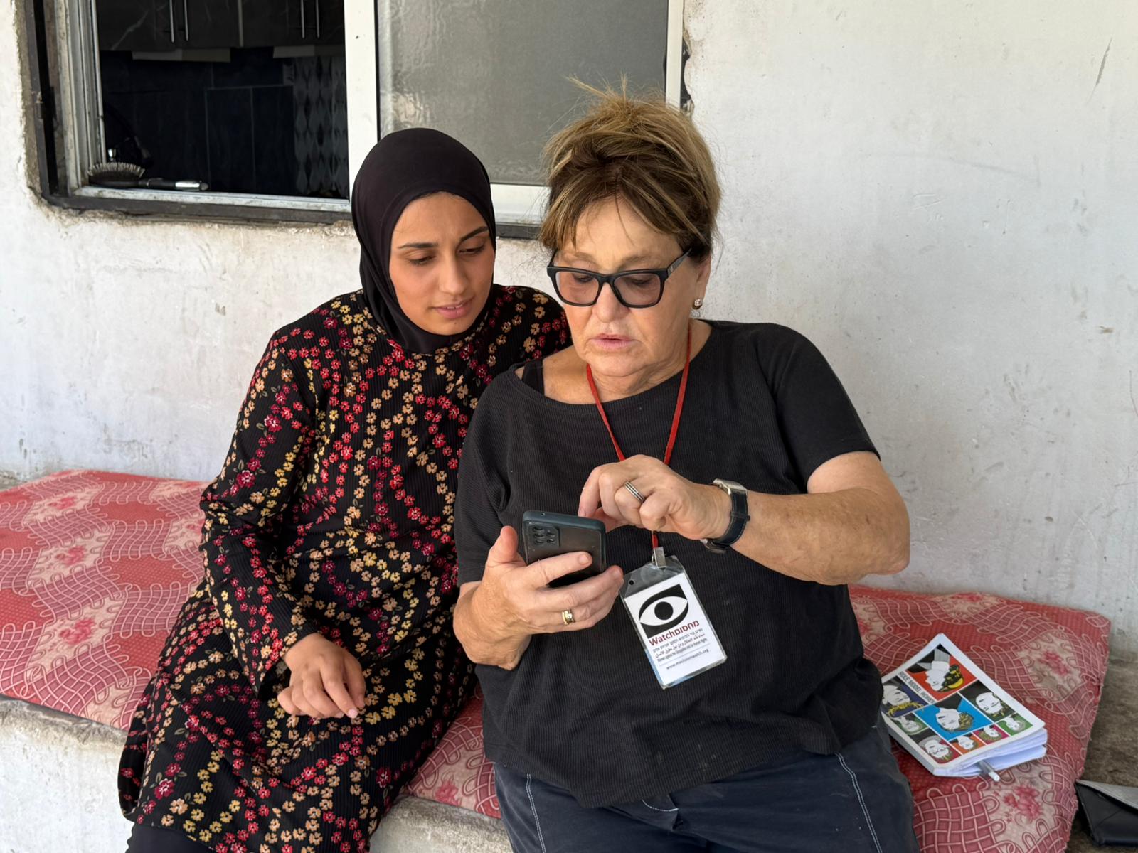 Sha'ab Al-Butum – Michal with Balqis who asked to see the videos about yesterday's event