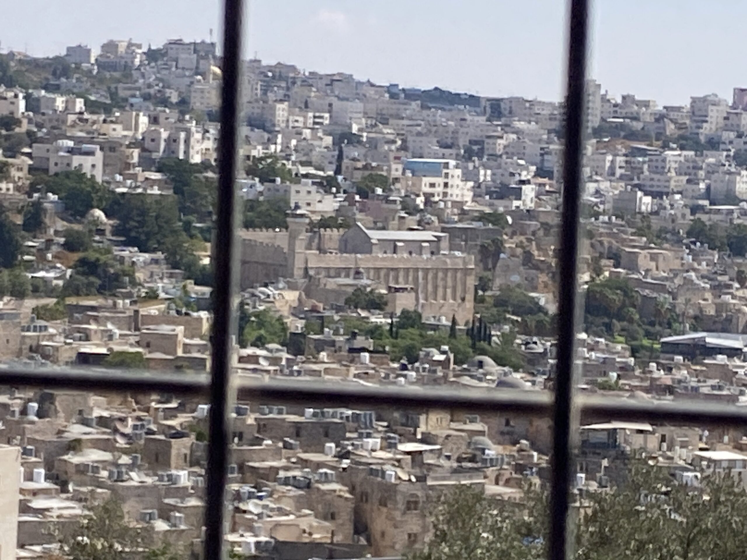 חברון ומערת המכפלה מבית השלום
