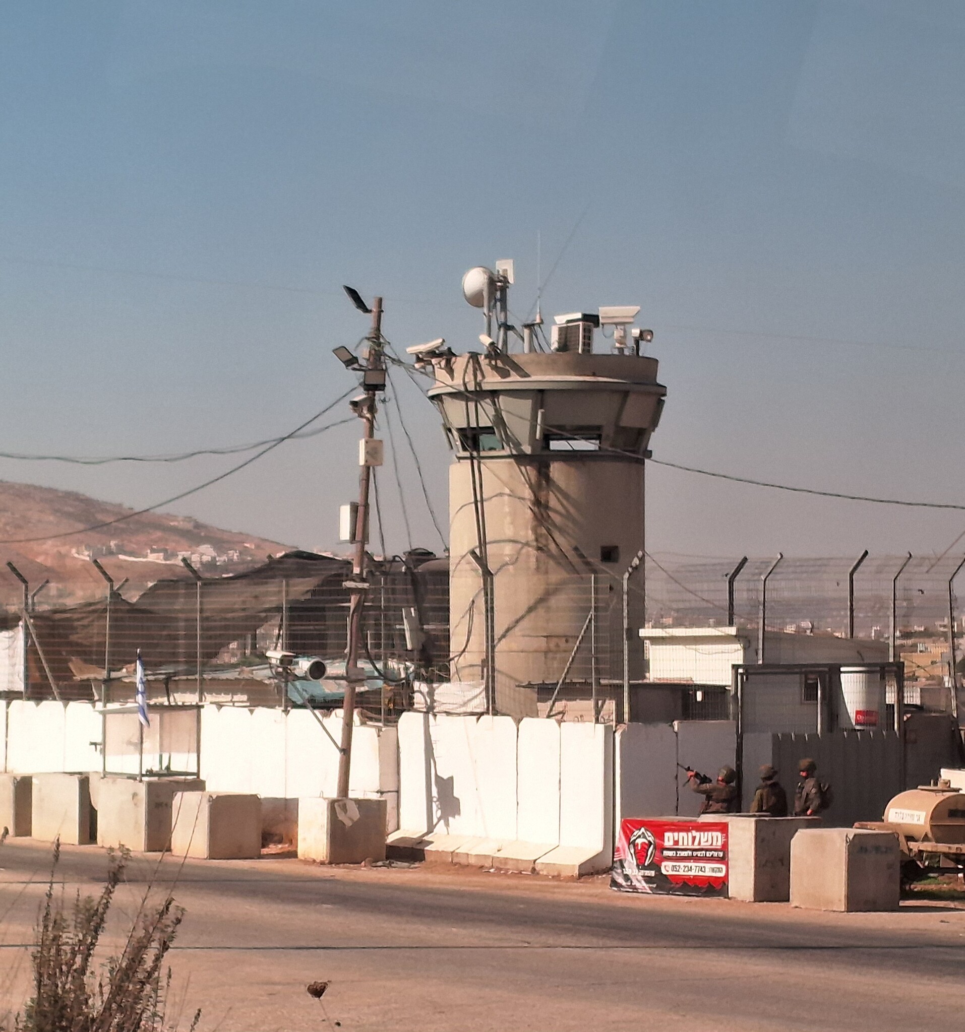 Beit Furik. Soldiers at the Checkpoint