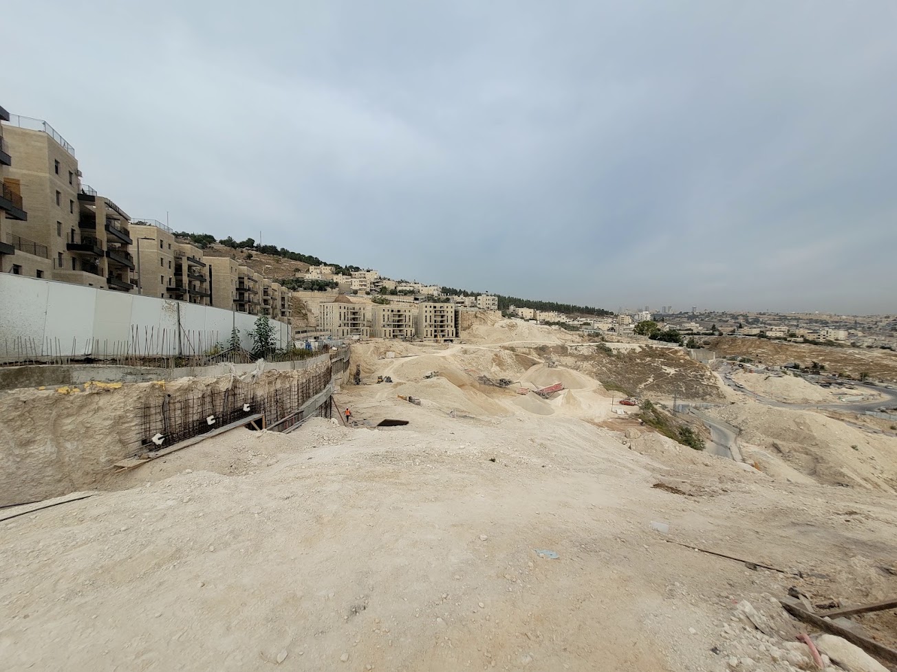 ירושלים. נוף ציון מתרחבת במורד המדרון