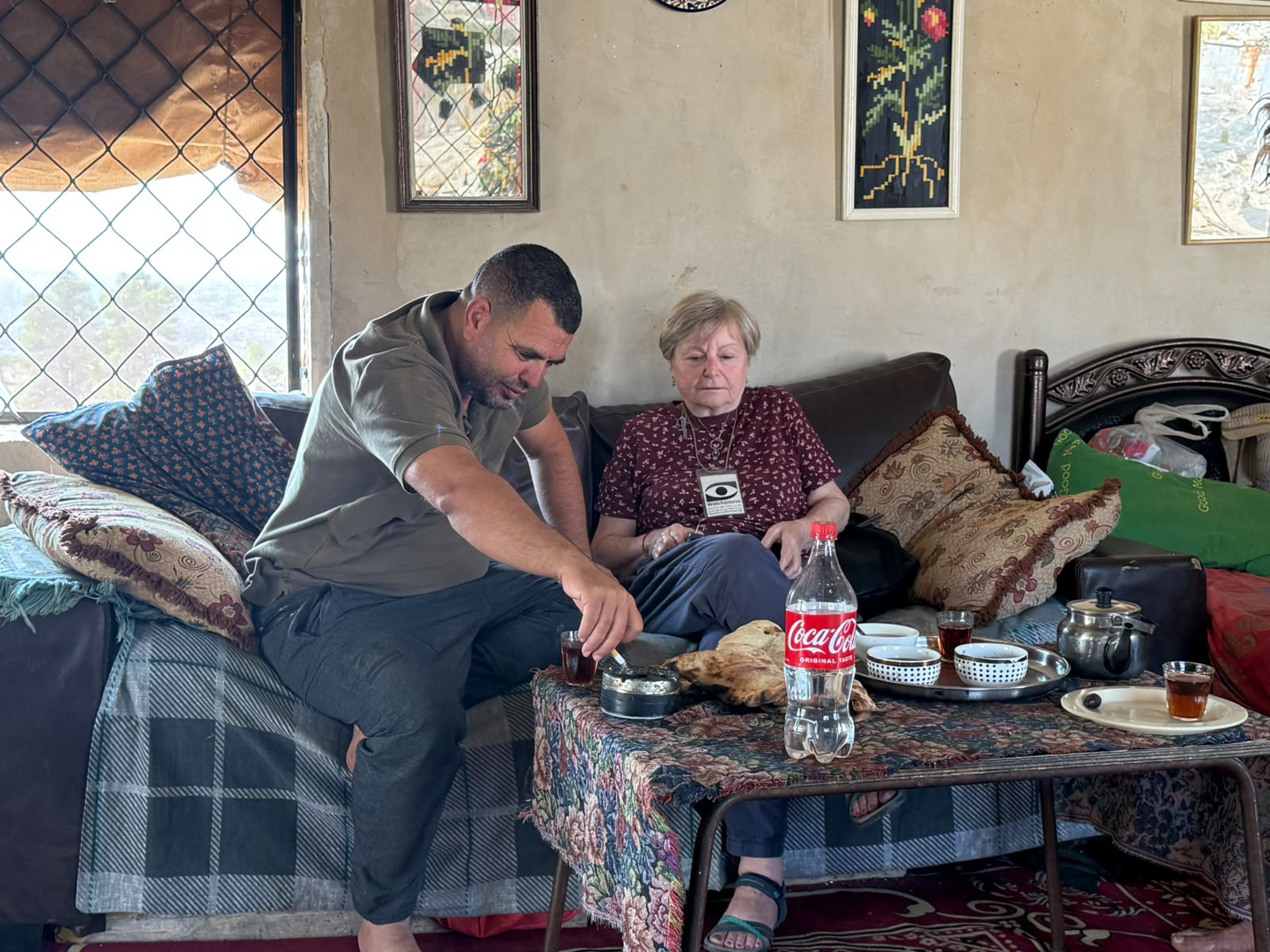 סמדר עם נסר נוואג'עה, בסוסיא
